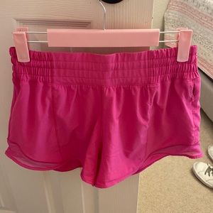 Lululemon Sonic Pink Hotty Hots 2.5” Low Rise!